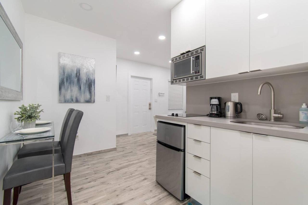 Newly Renovated 1 Bedroom Apt Designer Unit # 3 Dania Beach Exteriör bild